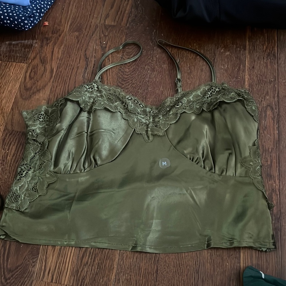 PacSun cropped lace tank